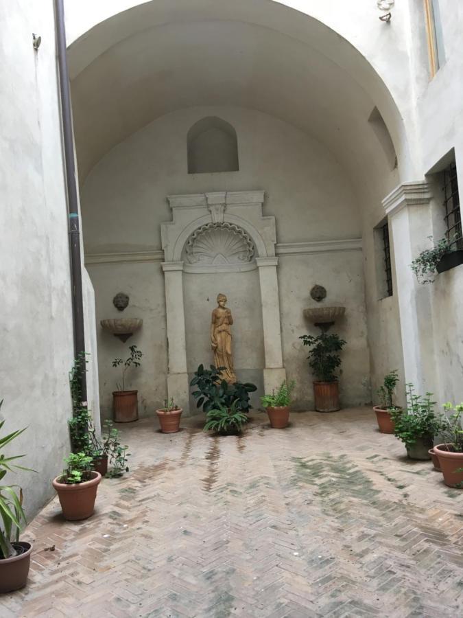 Domus Next Campo De'Fiori With Thermal Shower Rome Exterior photo