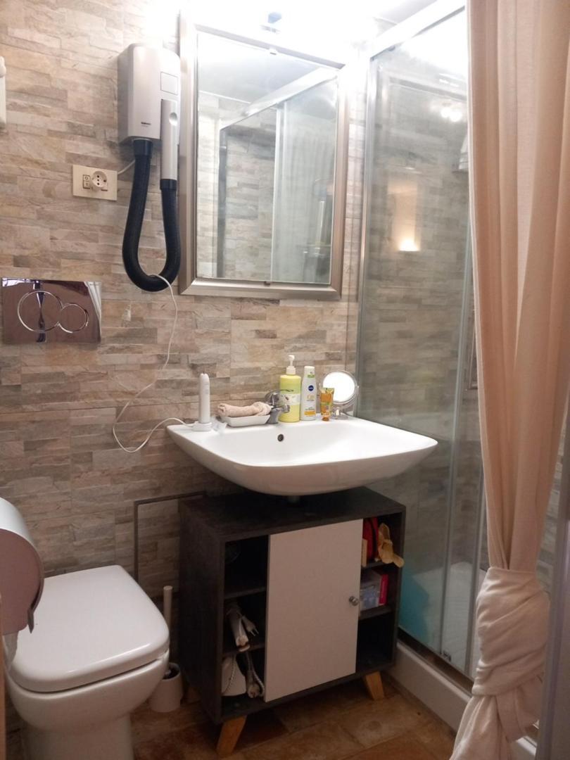 Domus Next Campo De'Fiori With Thermal Shower Rome Room photo